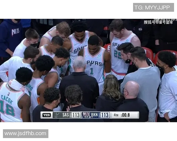 足球比赛中的暂停时刻与战术调整的深远影响探讨